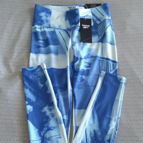 🆕Reebok Women's Lux Bold Graphic Leggings,Chalk Blue, Brand New, NWT, Authentic - Picture 2 of 11